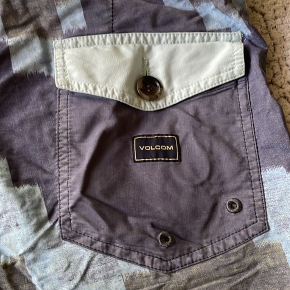 Volcom hybrid shorts size 32 - Picture 7 of 7